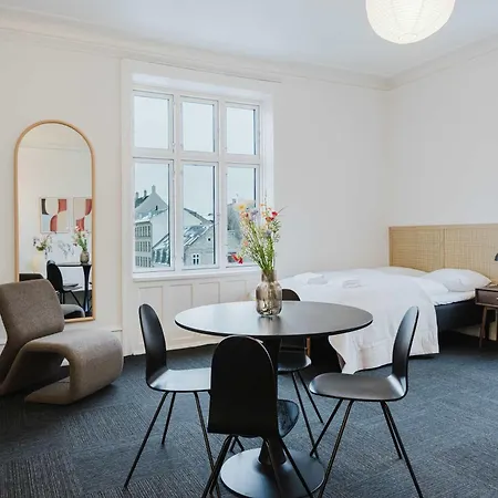 Hotel By The Lakes Cph 2*